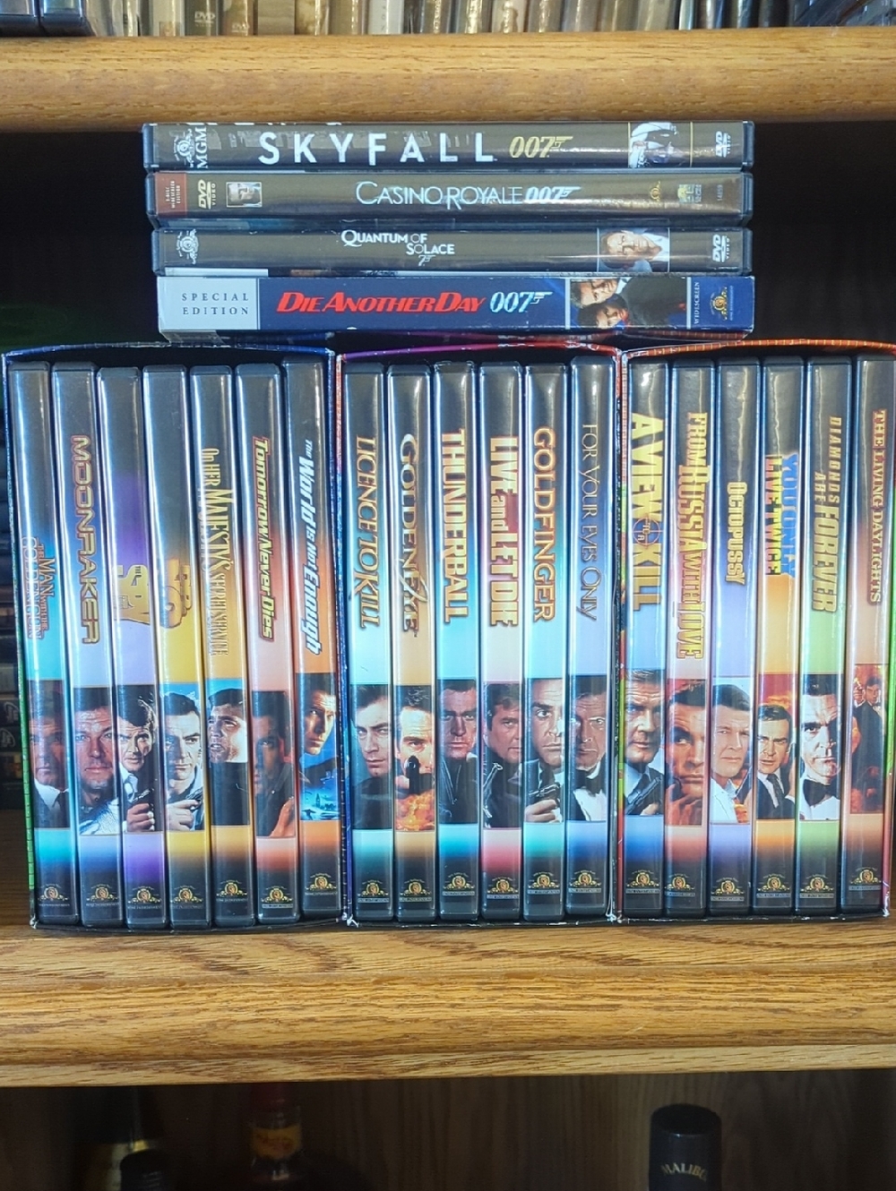 James Bond DVD Collection - Multi-Color Spine Set
